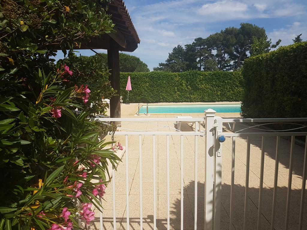 Hotel Restaurant Le Mas De L'Olivier Pont-Saint-Esprit Εξωτερικό φωτογραφία